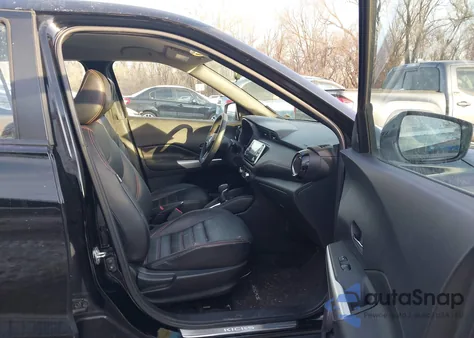 2018 Nissan Kicks Sr из США, поврежденный, VIN 3N1CP5CU6JL513667